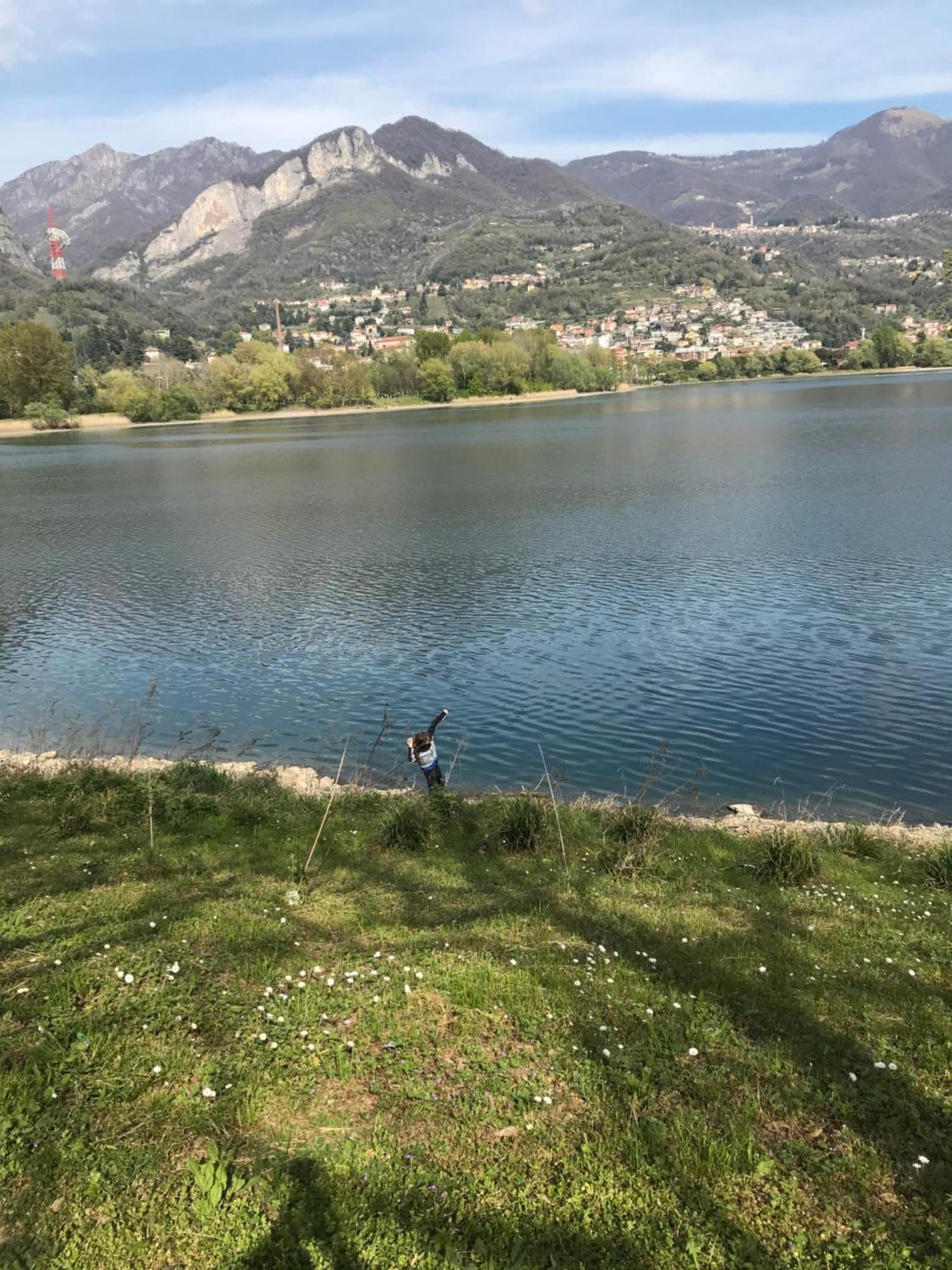 Iuli Lake Home Tra Lago E Montagna Olginate Luaran gambar